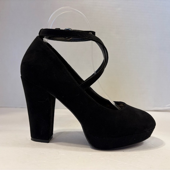 Dominique Nicole black faux suede cross strap block heels shoes size 7M - Picture 3 of 9